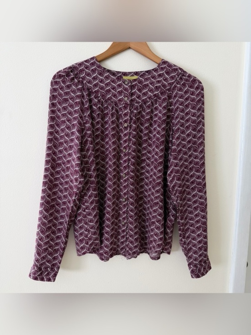 Anthropologie Maeve Purple & White Patterned Long Sleeve Button
Up Blouse Size S